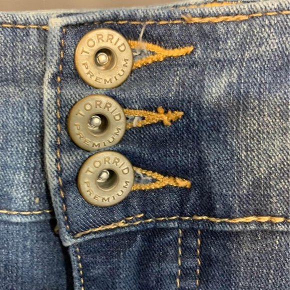 TORRID premium woman’s jeans. Size 14r. Excellent condition. - Picture 4 of 7